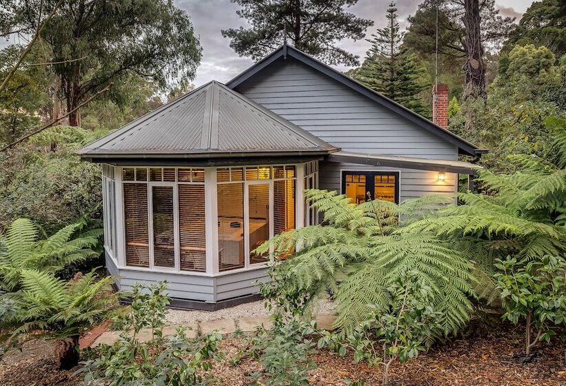 Garden Cottage At Fern Falls Cottages