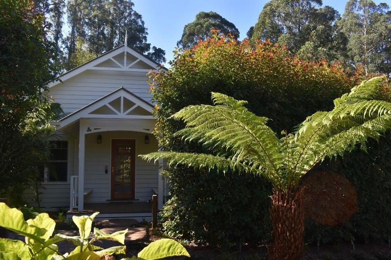 Garden Cottage At Fern Falls Cottages