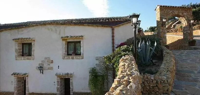 簡易ホテル Casale Del Golfo