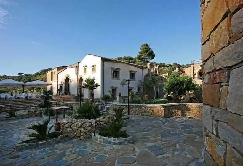 簡易ホテル Casale Del Golfo