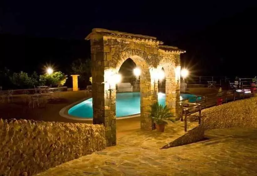 簡易ホテル Casale Del Golfo