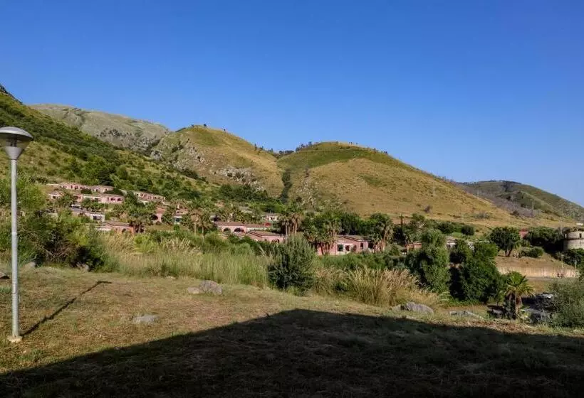 Hostelli Villaggio Club Baia Di Dino