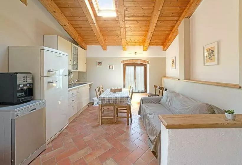 Hotelli Agriturismo Corte Albarel