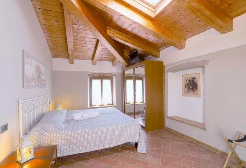 Hotelli Agriturismo Corte Albarel