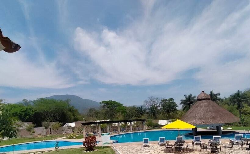 Отель Real Tamasopo