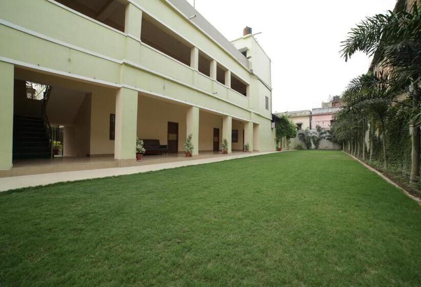 בית מלון כפרי Satkar