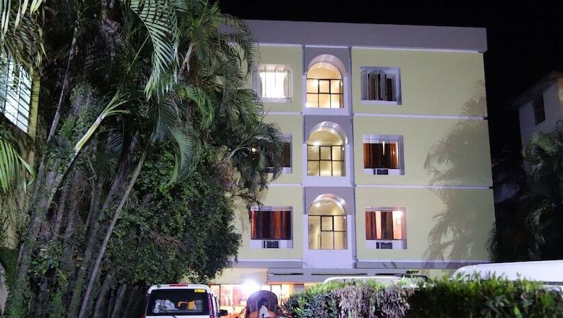 בית מלון כפרי Satkar