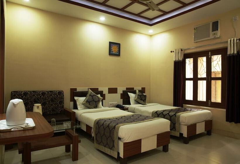 בית מלון כפרי Satkar