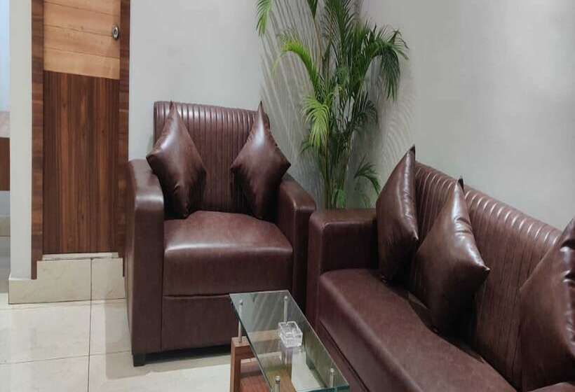 בית מלון כפרי Satkar