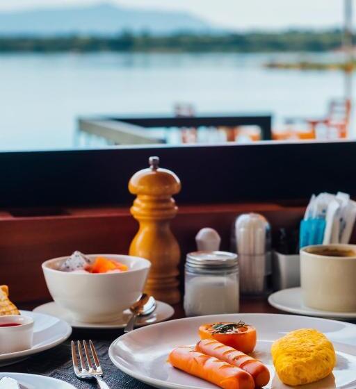هتل The Riviera Champasak