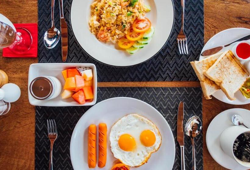 هتل The Riviera Champasak