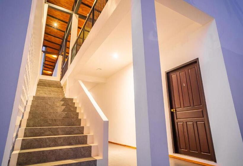 هتل The Riviera Champasak