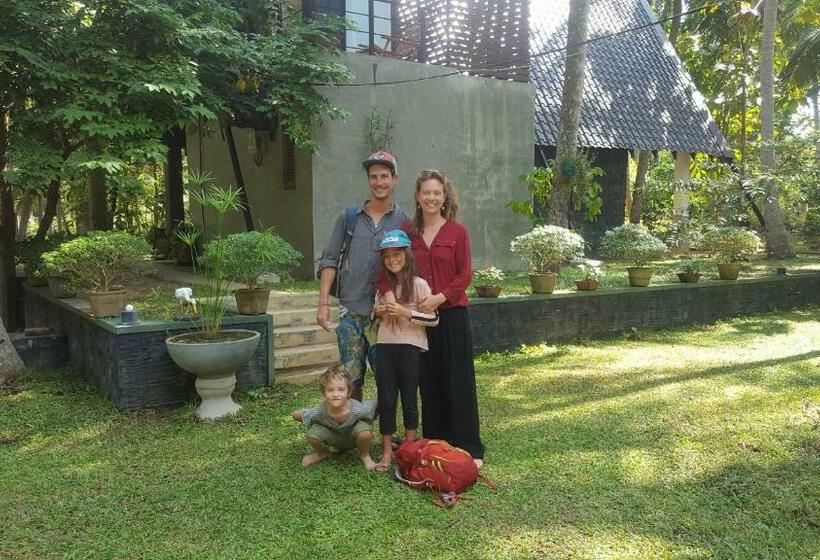 بنسيون Elegant Hamlets Home Stay