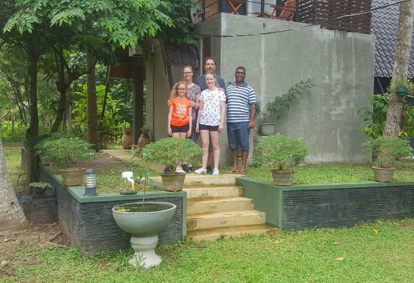 بنسيون Elegant Hamlets Home Stay