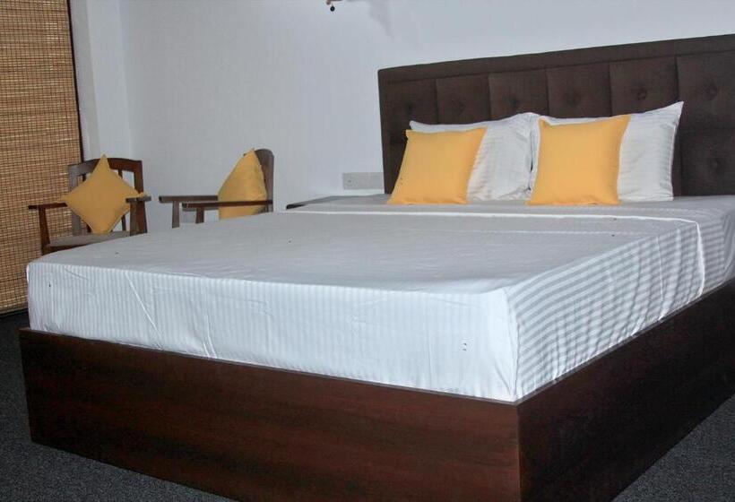 بنسيون Elegant Hamlets Home Stay