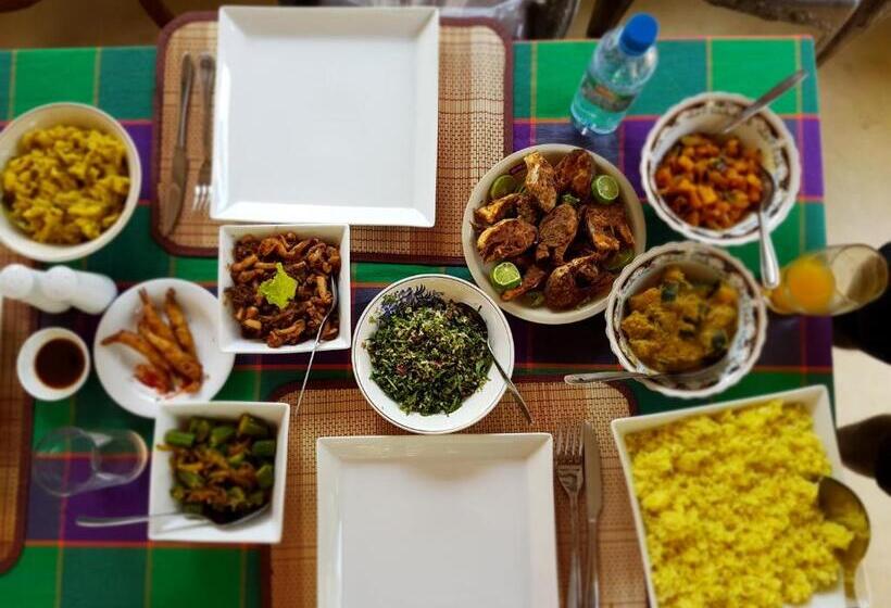 بنسيون Elegant Hamlets Home Stay