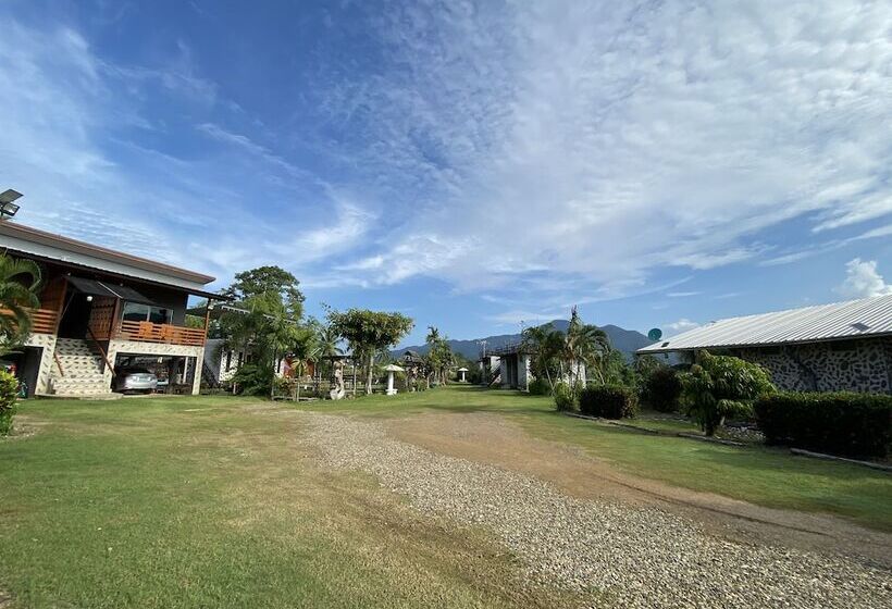 Pensió Hinpha Homestay