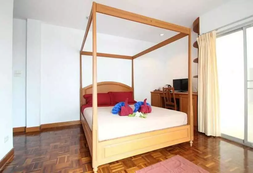 Hotelli Kohjum Sea Beach Resort