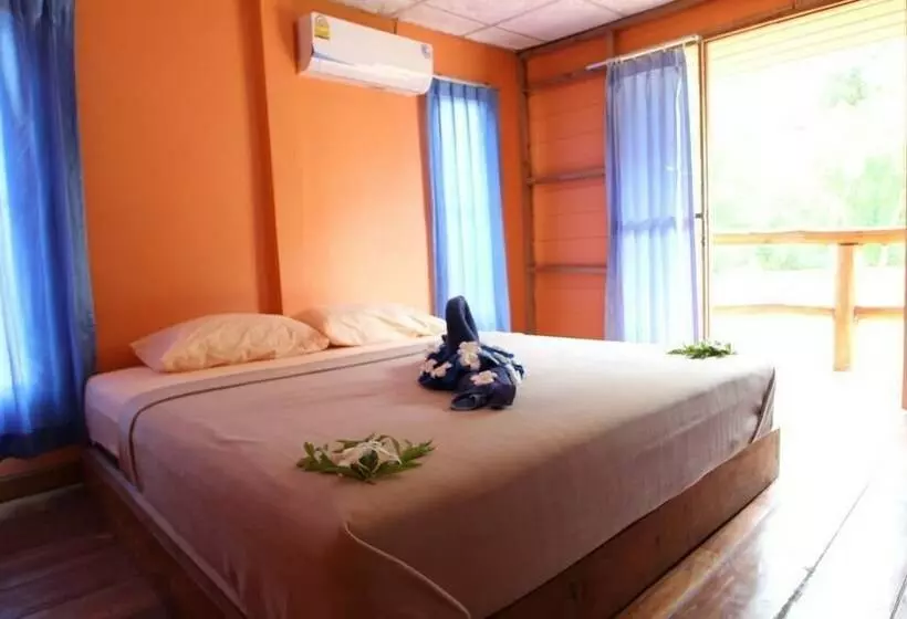 Hotelli Kohjum Sea Beach Resort