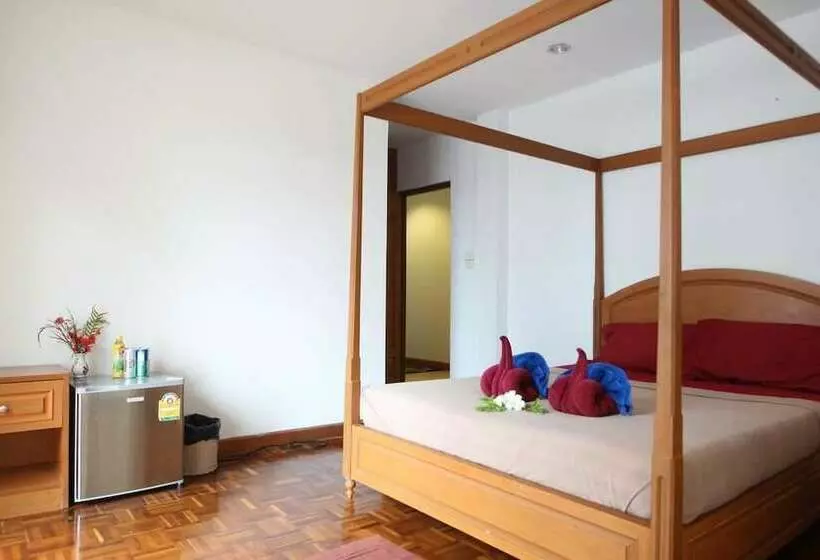 Hotelli Kohjum Sea Beach Resort