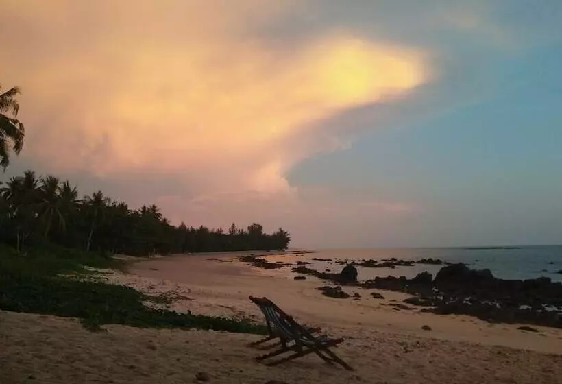 Hotelli Kohjum Sea Beach Resort