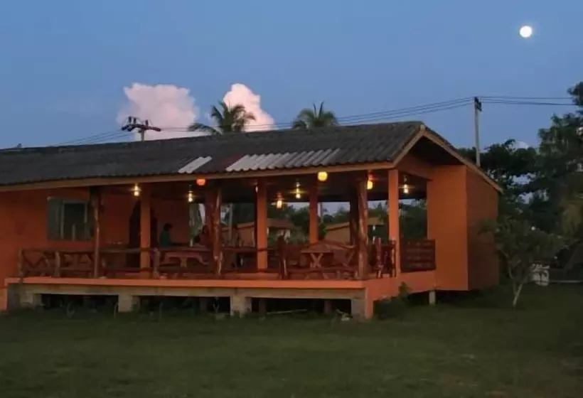 Hotelli Kohjum Sea Beach Resort