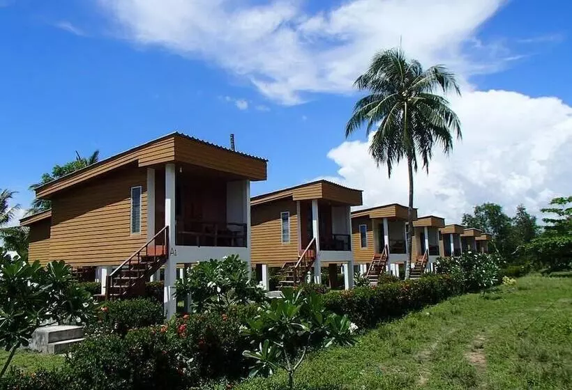 Hotelli Kohjum Sea Beach Resort