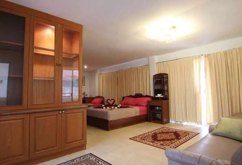 Hotelli Kohjum Sea Beach Resort