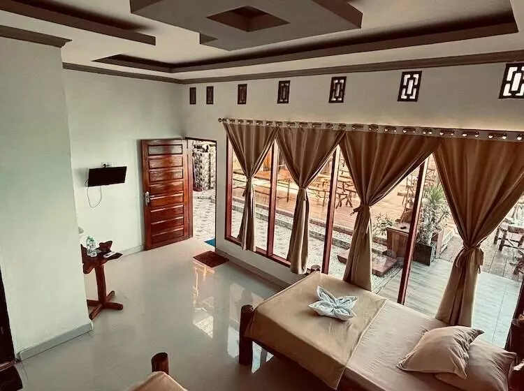 ベッドアンドブレックファースト Bira Panda Beach 2