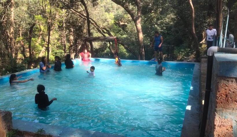 בית מלון כפרי Bungalow Resort Panorama Matheran