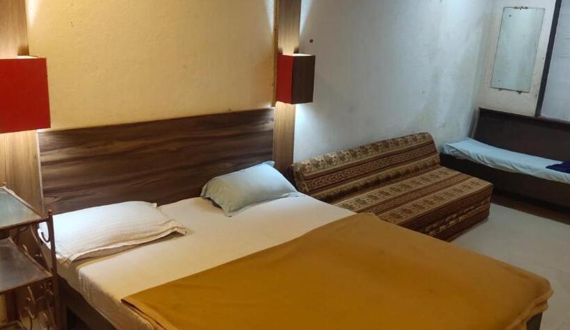 בית מלון כפרי Bungalow Resort Panorama Matheran