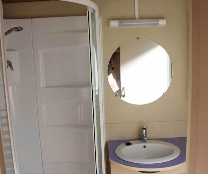 فندق Camping Les Tilleuls Chalets