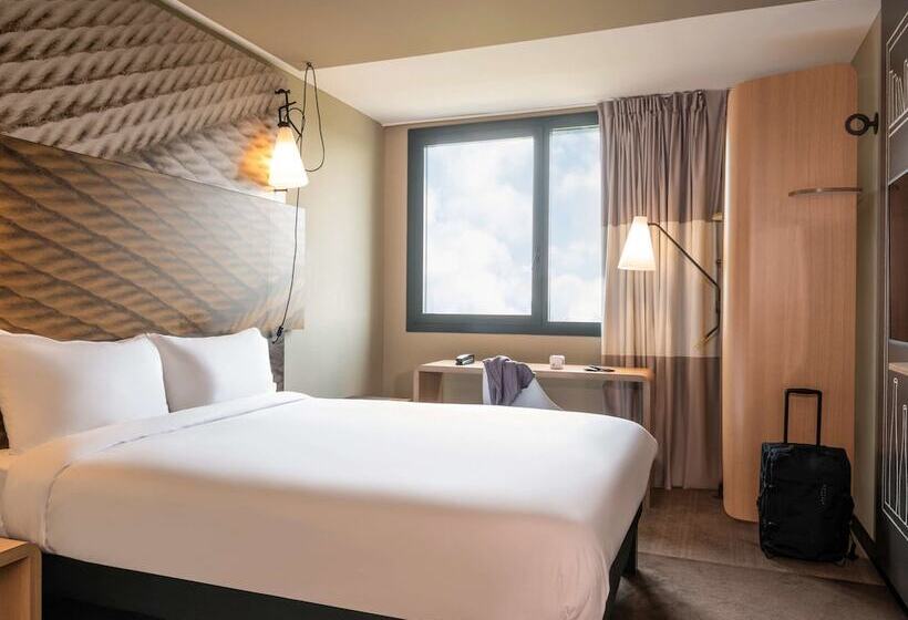 בית מלון כפרי Ibis Gonesse