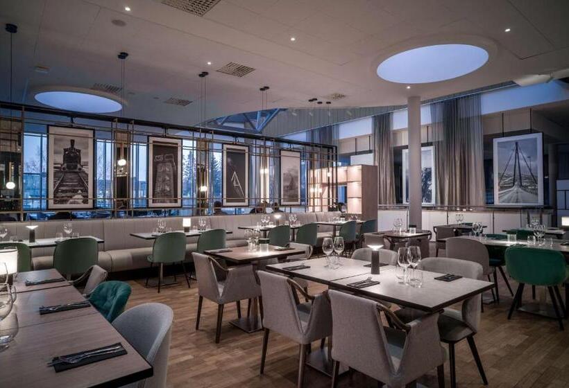 Hotel Radisson Red , Oslo Airport