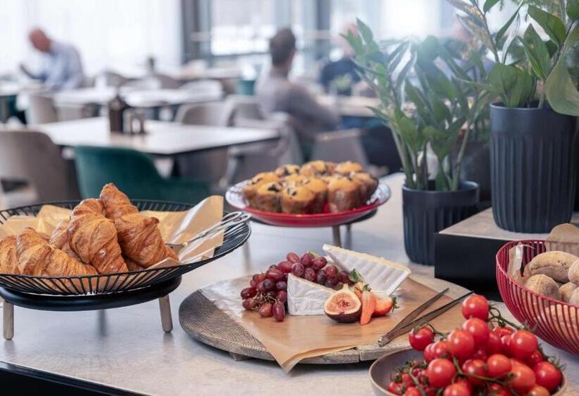 Hotel Radisson Red , Oslo Airport