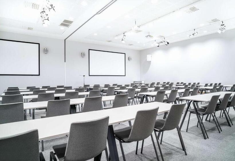 Hotel Radisson Red , Oslo Airport