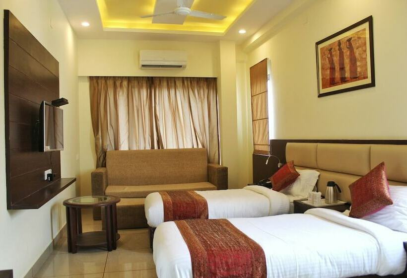 בית מלון כפרי Sarovar Grand