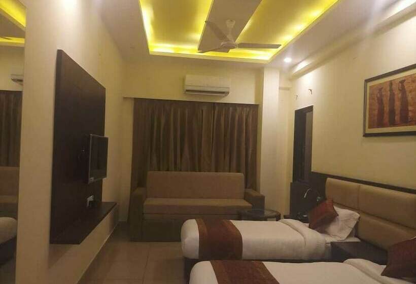 בית מלון כפרי Sarovar Grand