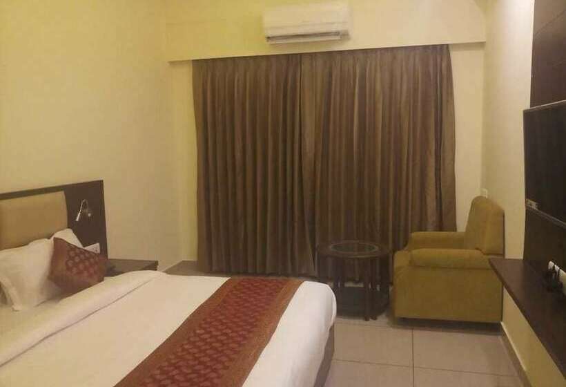 בית מלון כפרי Sarovar Grand