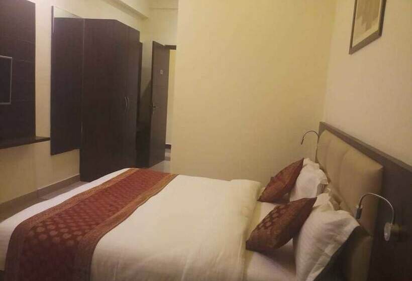 בית מלון כפרי Sarovar Grand