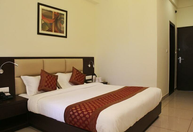 בית מלון כפרי Sarovar Grand