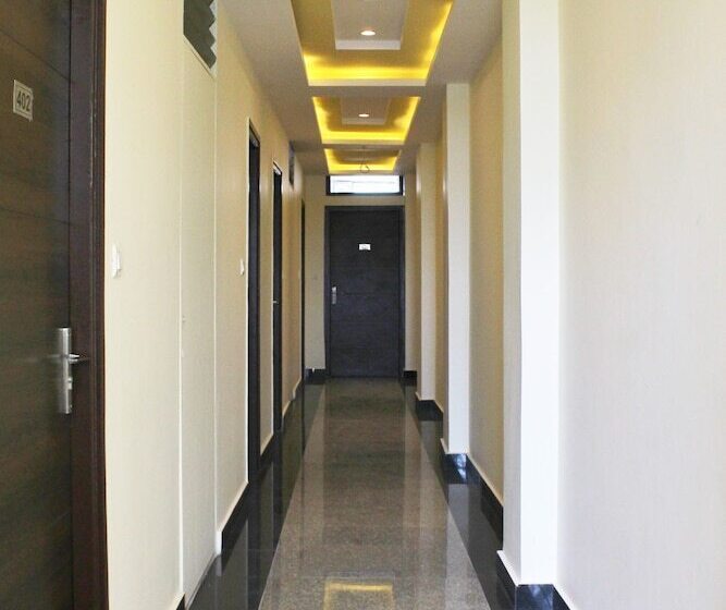 בית מלון כפרי Sarovar Grand