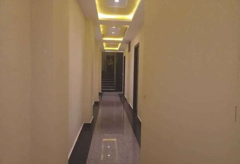 בית מלון כפרי Sarovar Grand