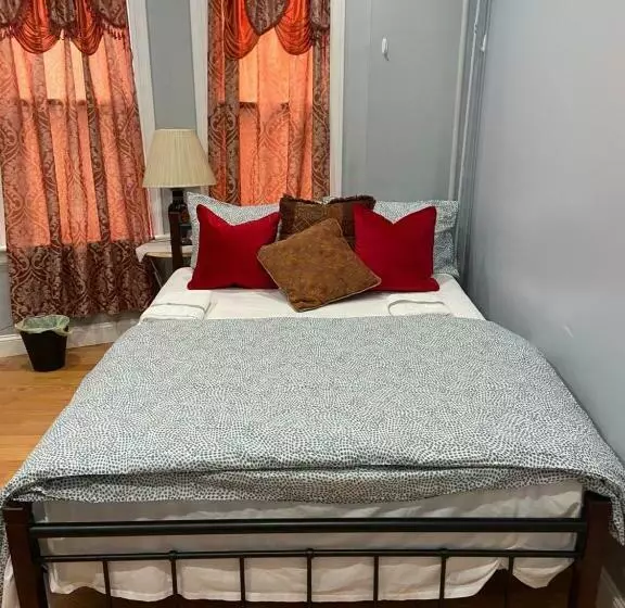 Majatalo A Spacious Room In Queens