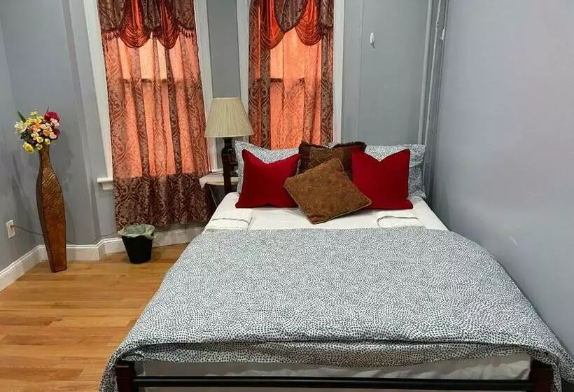 Majatalo A Spacious Room In Queens
