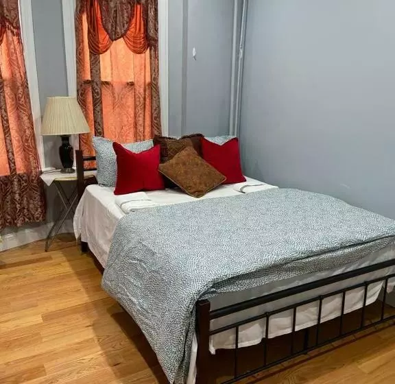 Majatalo A Spacious Room In Queens
