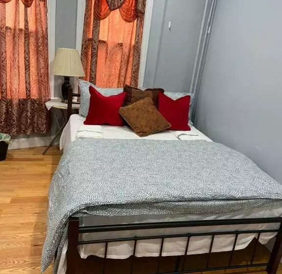 Majatalo A Spacious Room In Queens