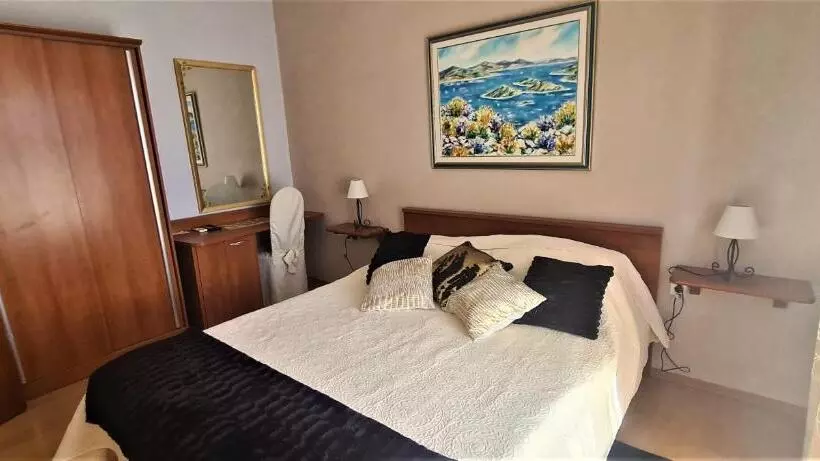 پانسیون Guest House Villa Ines   Annex