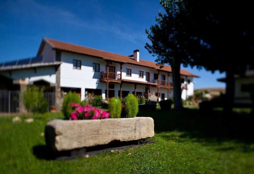 فندق A. Montesinho Turismo