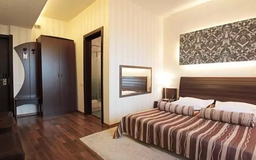 Отель Belvedere